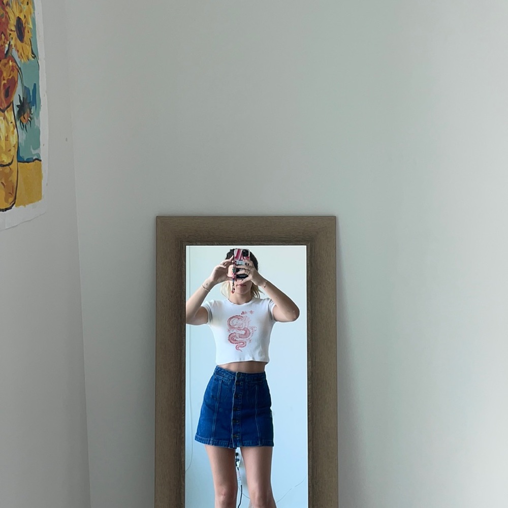 White crop top with red chinese design